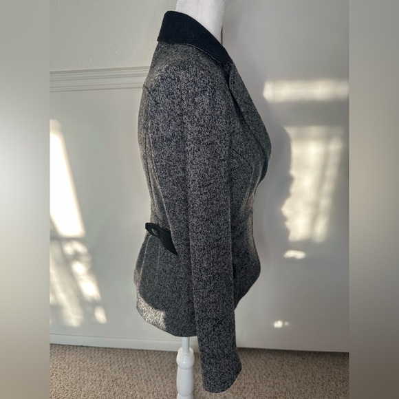 CAbi Gray Tailored Blazer size 6 - Picture 4 of 10